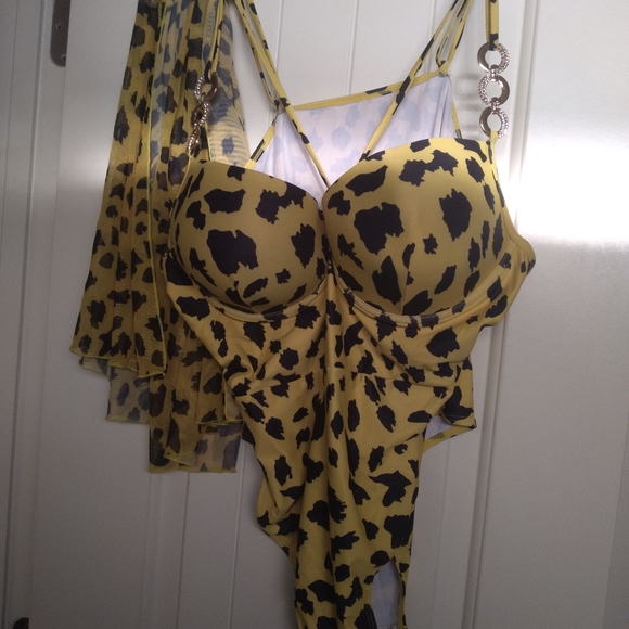 Bathing suit - Picture 2 of 6